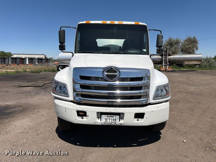 image for item FM7597 2015 Hino 338 vacuum truck