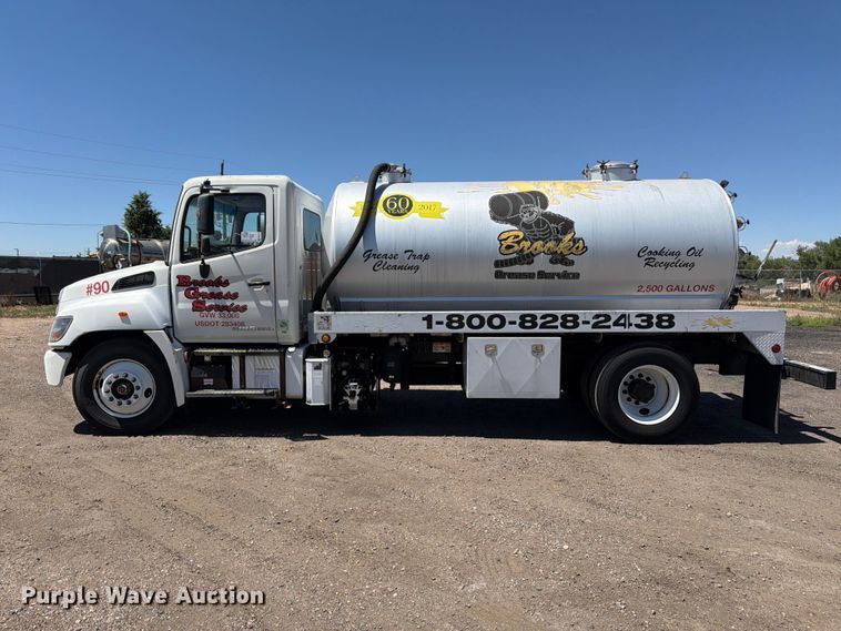 image for item FM7597 2015 Hino 338 vacuum truck