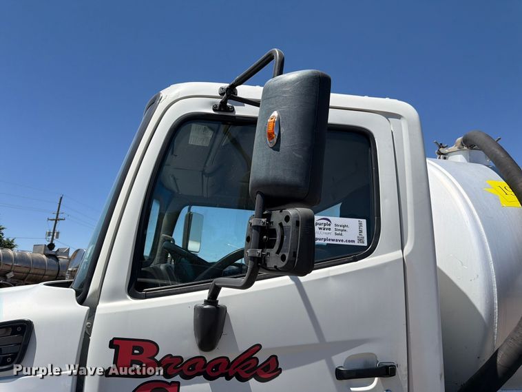 image for item FM7597 2015 Hino 338 vacuum truck