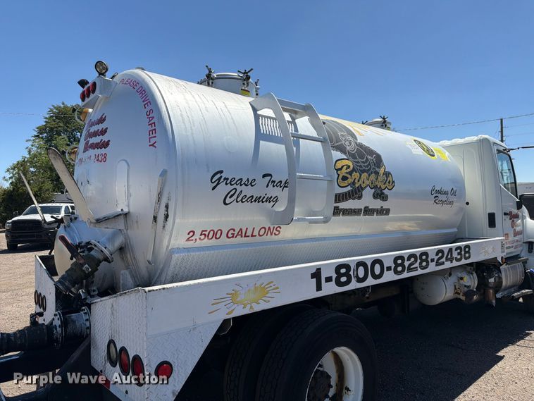 image for item FM7597 2015 Hino 338 vacuum truck