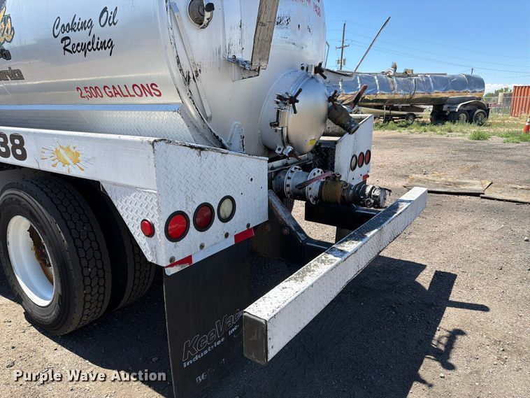image for item FM7597 2015 Hino 338 vacuum truck