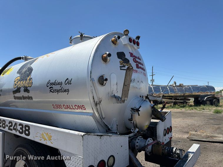 image for item FM7597 2015 Hino 338 vacuum truck
