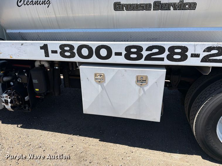 image for item FM7597 2015 Hino 338 vacuum truck
