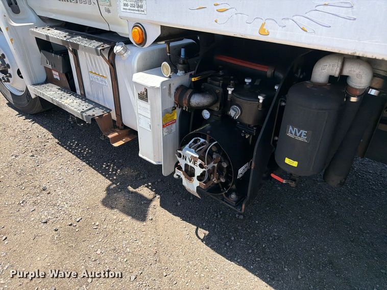 image for item FM7597 2015 Hino 338 vacuum truck