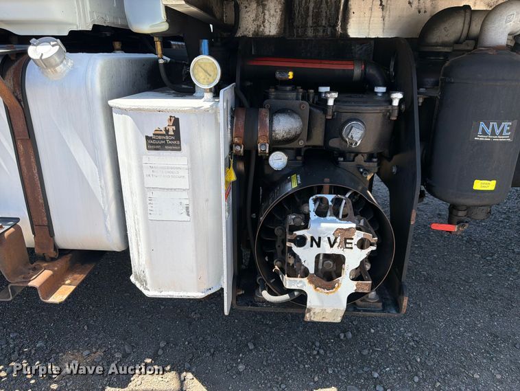 image for item FM7597 2015 Hino 338 vacuum truck