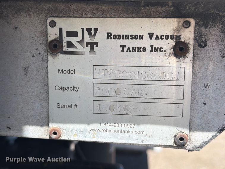 image for item FM7597 2015 Hino 338 vacuum truck