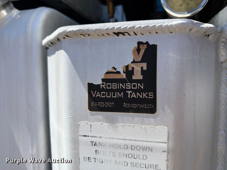 image for item FM7597 2015 Hino 338 vacuum truck