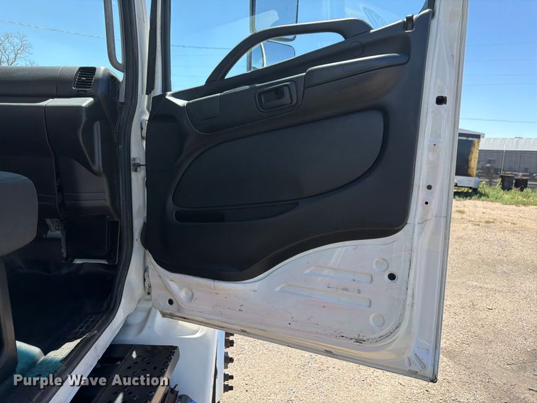 image for item FM7597 2015 Hino 338 vacuum truck