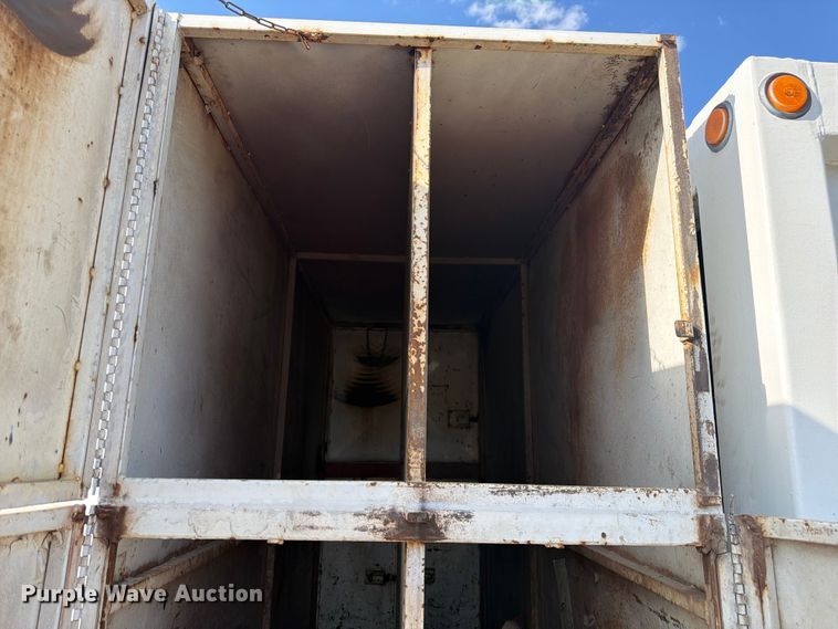 image for item FM7604 1999 Sterling L7501 refuse truck