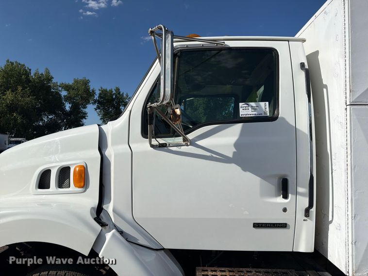 image for item FM7604 1999 Sterling L7501 refuse truck