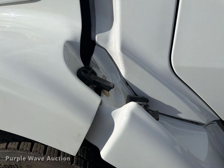 image for item FM7604 1999 Sterling L7501 refuse truck
