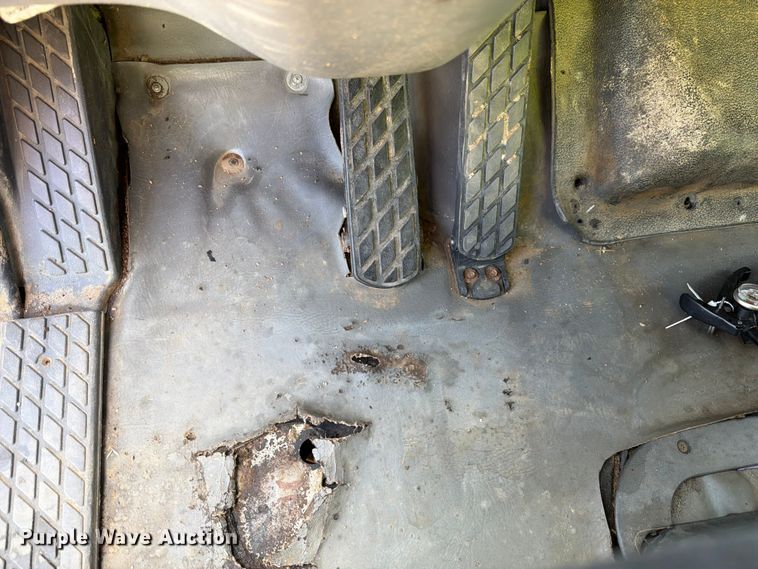 image for item FM7604 1999 Sterling L7501 refuse truck