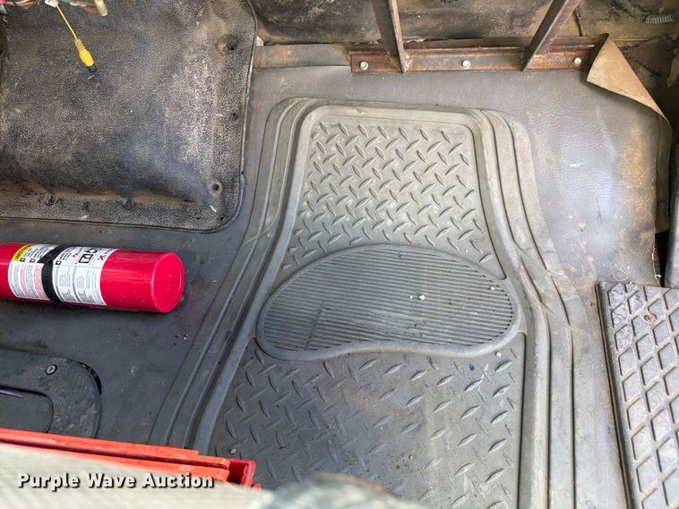 image for item FM7604 1999 Sterling L7501 refuse truck