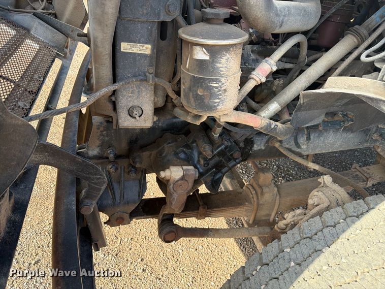 image for item FM7604 1999 Sterling L7501 refuse truck