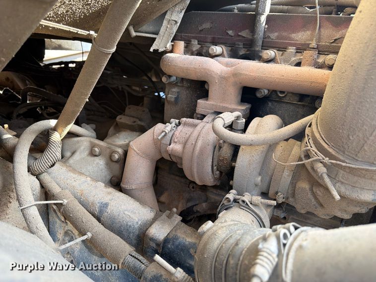 image for item FM7604 1999 Sterling L7501 refuse truck