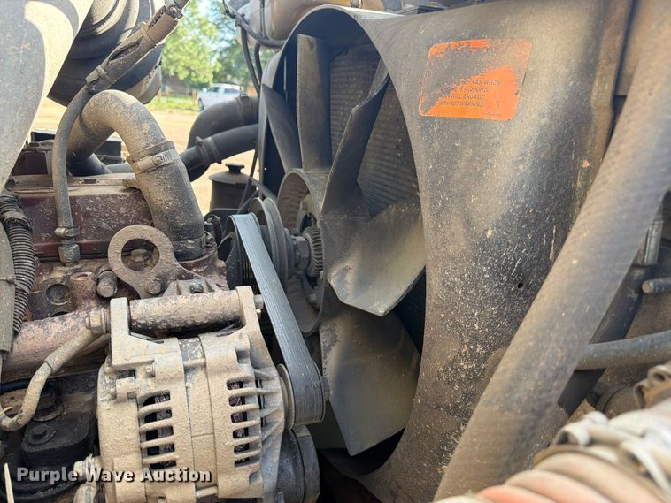 image for item FM7604 1999 Sterling L7501 refuse truck