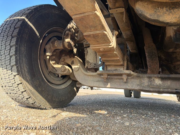 image for item FM7604 1999 Sterling L7501 refuse truck
