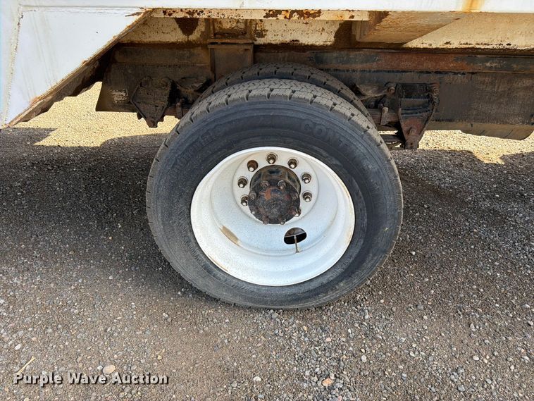 image for item FM7604 1999 Sterling L7501 refuse truck