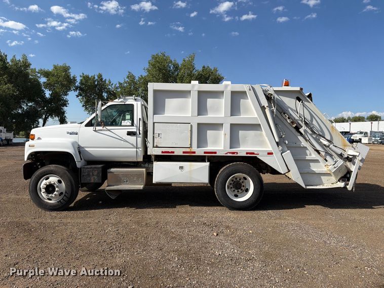 image for item FM7605 1995 GMC TopKick refuse truck