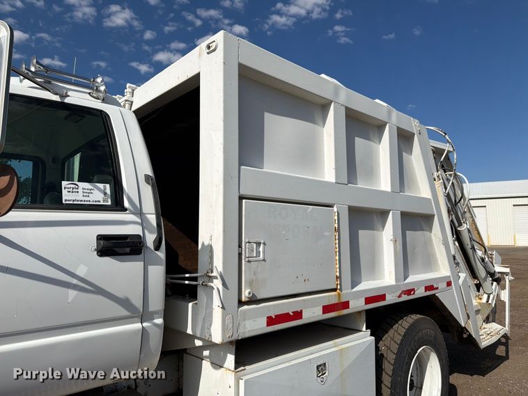 image for item FM7605 1995 GMC TopKick refuse truck