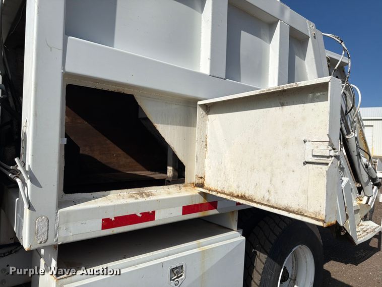 image for item FM7605 1995 GMC TopKick refuse truck