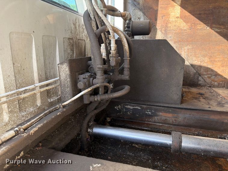image for item FM7605 1995 GMC TopKick refuse truck