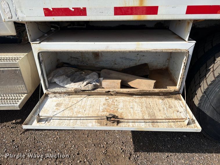 image for item FM7605 1995 GMC TopKick refuse truck