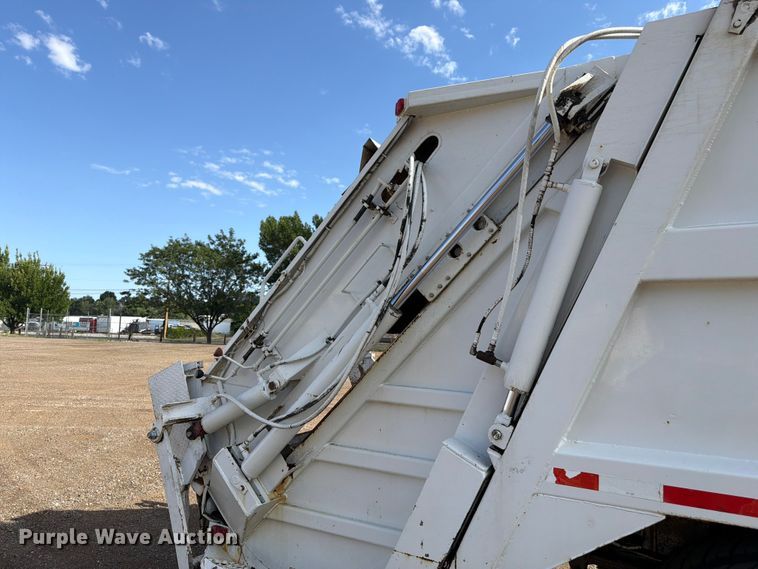 image for item FM7605 1995 GMC TopKick refuse truck