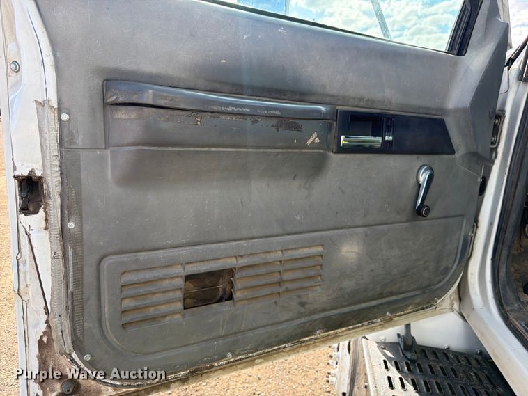 image for item FM7605 1995 GMC TopKick refuse truck