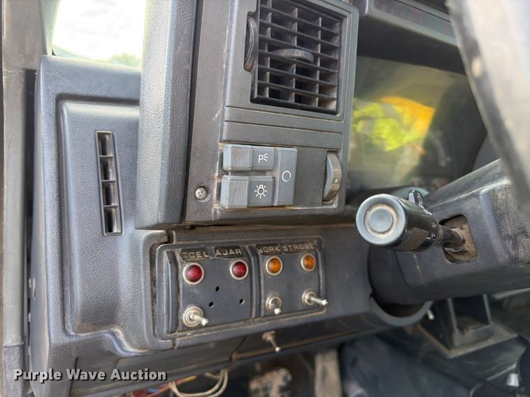 image for item FM7605 1995 GMC TopKick refuse truck