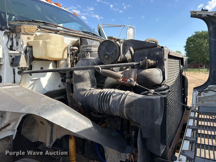 image for item FM7605 1995 GMC TopKick refuse truck