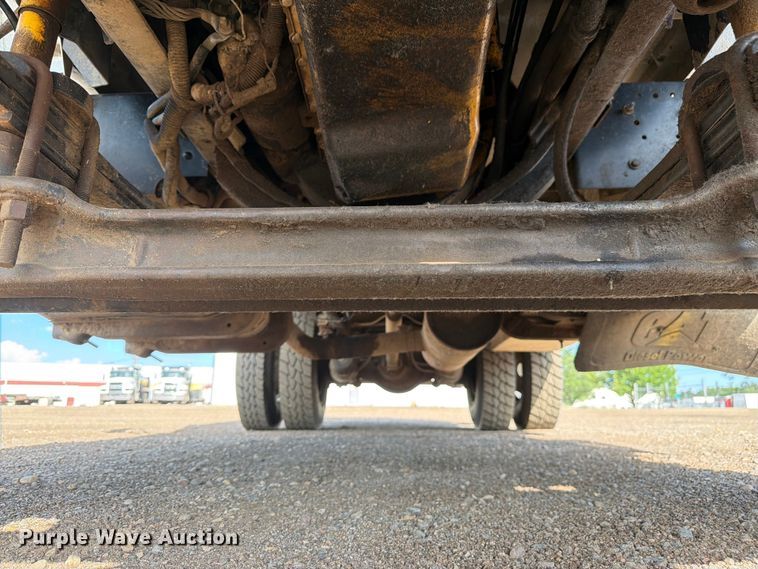 image for item FM7605 1995 GMC TopKick refuse truck
