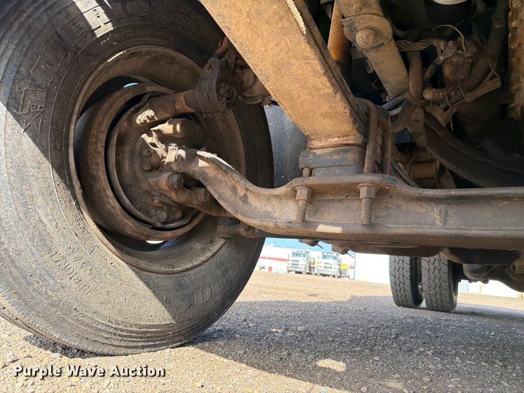 image for item FM7605 1995 GMC TopKick refuse truck