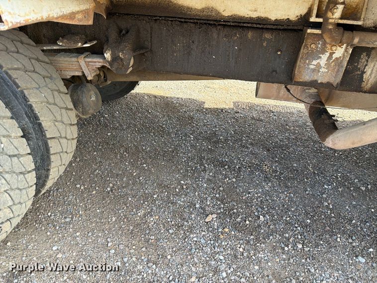 image for item FM7605 1995 GMC TopKick refuse truck