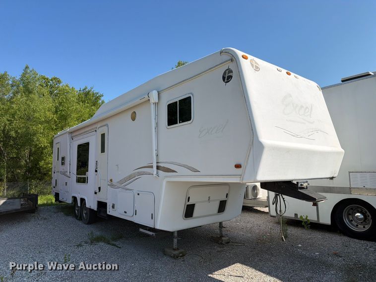 image for item FN2503 2002 Excel camper