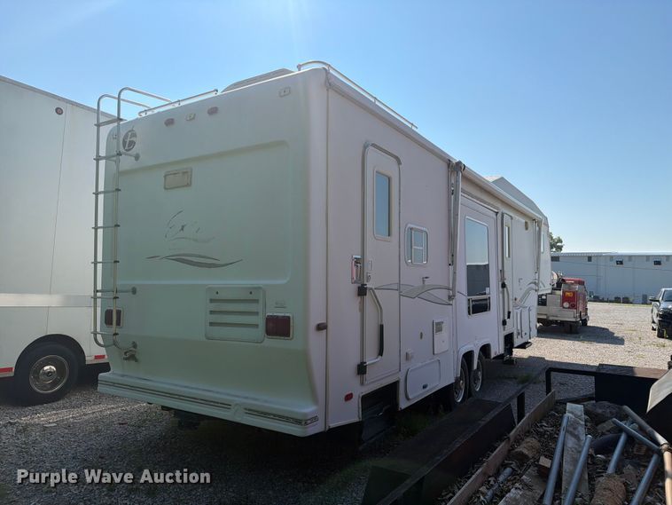 image for item FN2503 2002 Excel camper