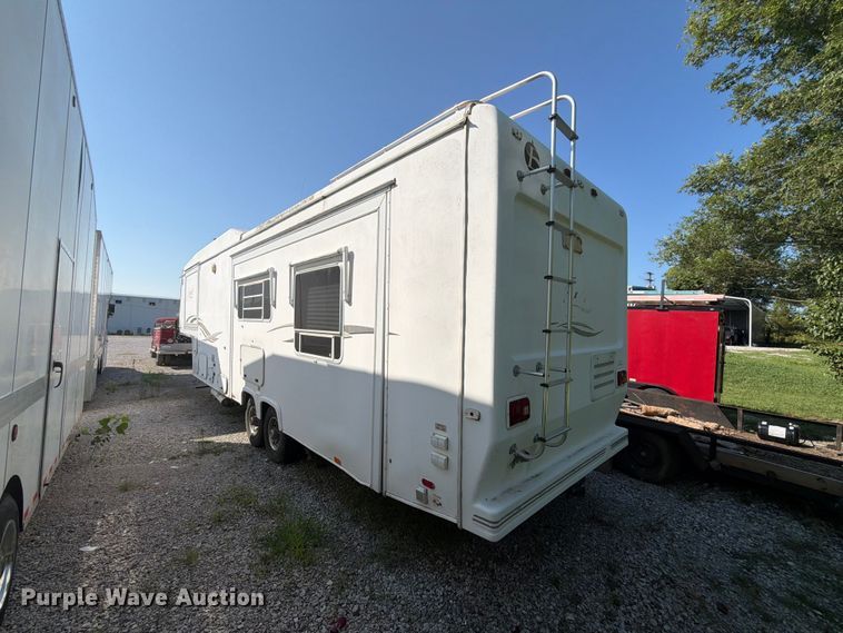 image for item FN2503 2002 Excel camper