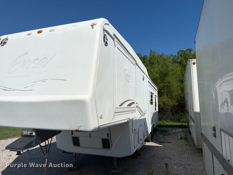 image for item FN2503 2002 Excel camper