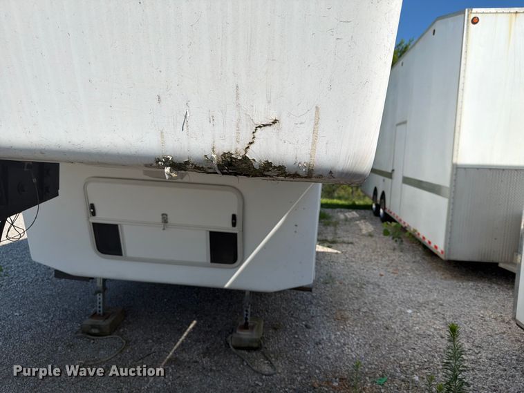 image for item FN2503 2002 Excel camper