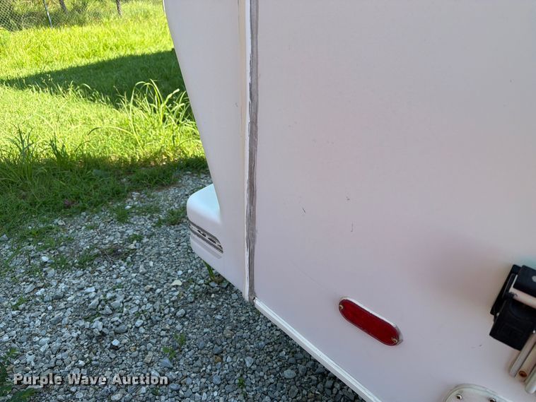 image for item FN2503 2002 Excel camper
