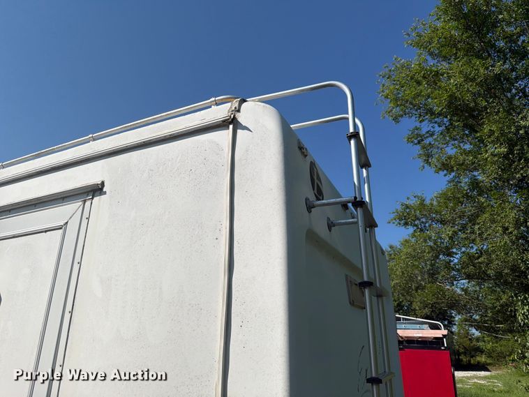 image for item FN2503 2002 Excel camper