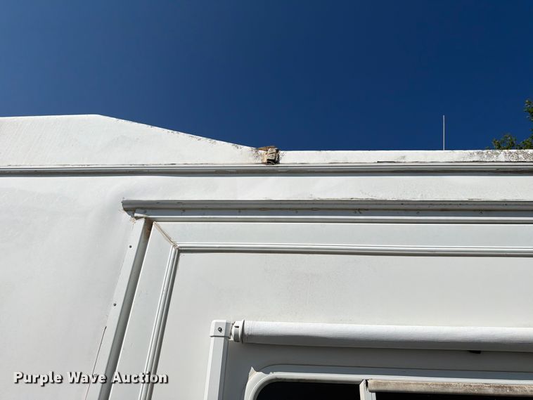 image for item FN2503 2002 Excel camper