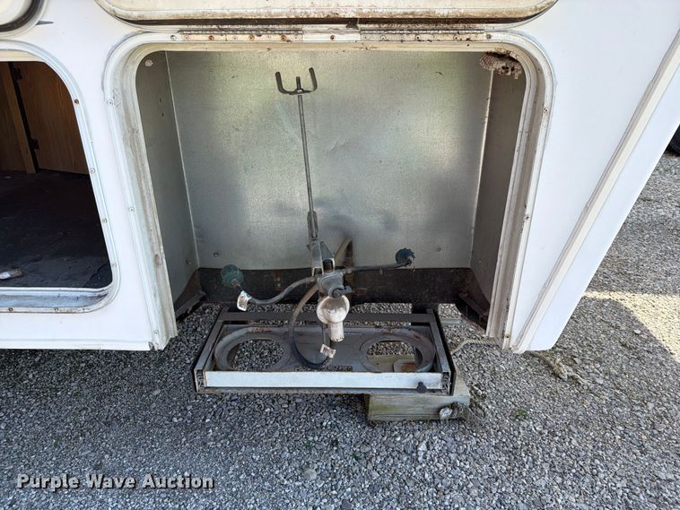 image for item FN2503 2002 Excel camper