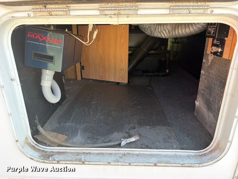 image for item FN2503 2002 Excel camper