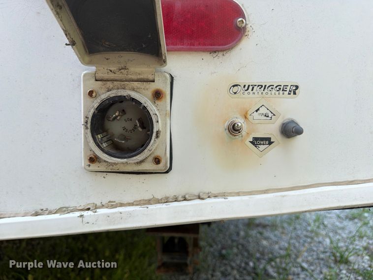 image for item FN2503 2002 Excel camper