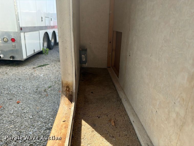 image for item FN2503 2002 Excel camper