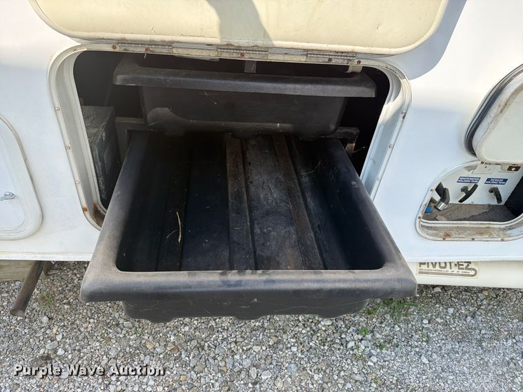 image for item FN2503 2002 Excel camper