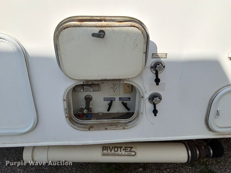 image for item FN2503 2002 Excel camper
