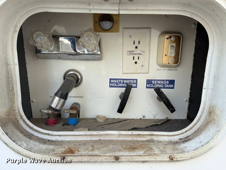 image for item FN2503 2002 Excel camper