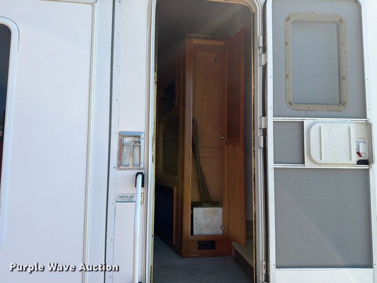 image for item FN2503 2002 Excel camper